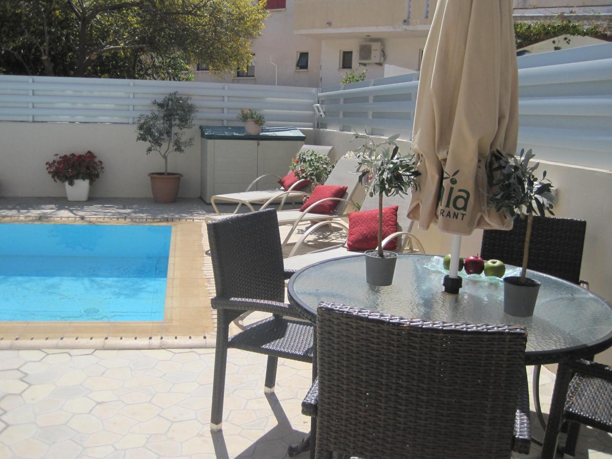 Polyxenia Isaak Luxury Villas And Apartments Protaras Oda fotoğraf