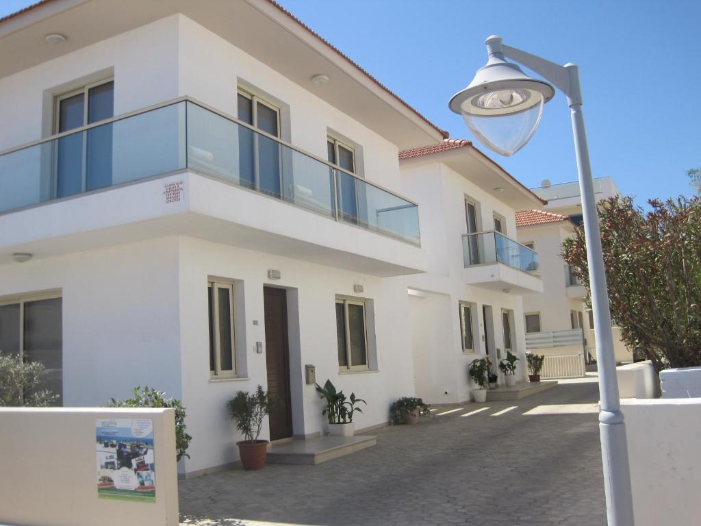 Polyxenia Isaak Luxury Villas And Apartments Protaras Oda fotoğraf